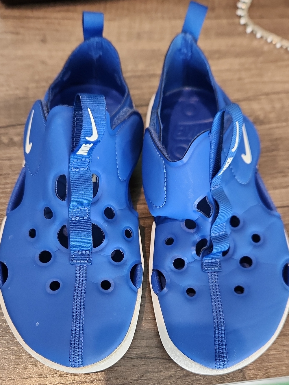 Nike Sunray Protect 4 Boys Sz 1Y Velcro Shoes Good Cond.